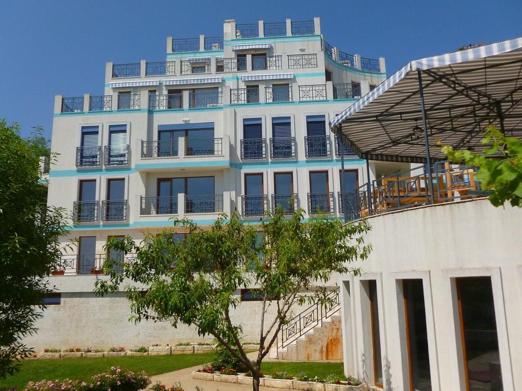 Aparthotel Prostor Kavarna Extérieur photo